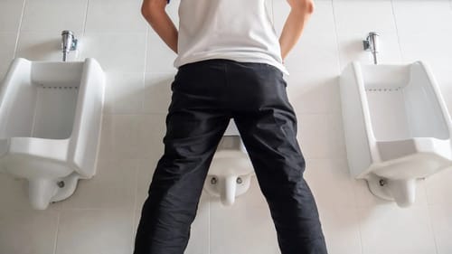 8 Factori de risc pentru incontinența urinară la bărbați